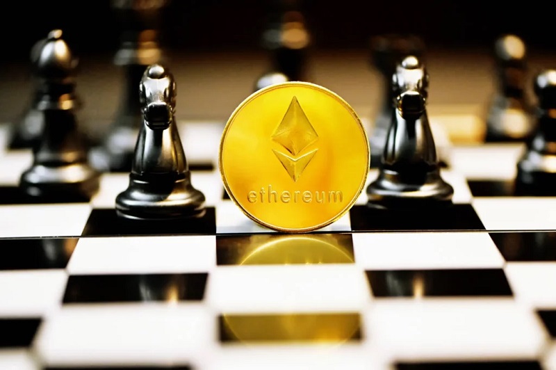 No meio da guerra, uma criptomoeda criada por um ucraniano e apelidada de "Ethereum russo" vê seu valor cair cerca de 200%